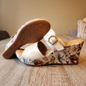 Born Double Strap Ivory Leather Slip On Floral Wedge Sandals Size 11